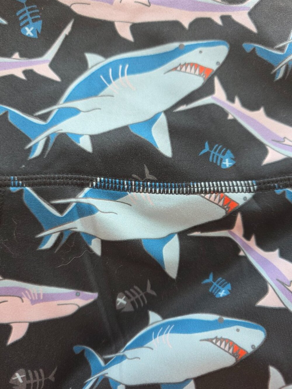 MeUndies Shark Print Side Pocket Leggings - XL - Picture 4 of 4